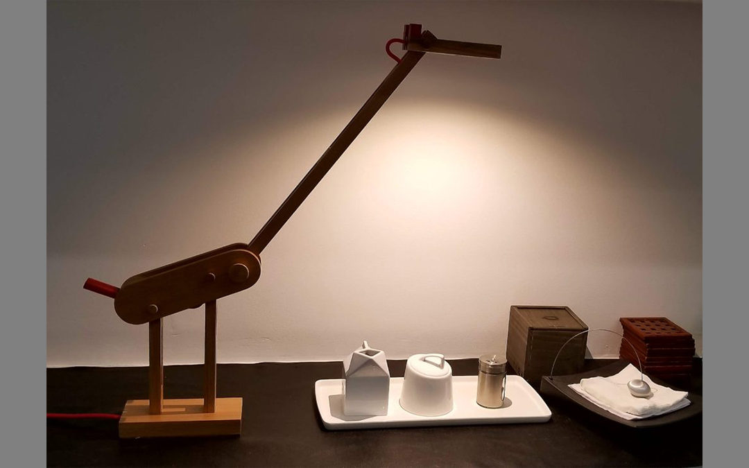 THE GIRAFFE LAMP